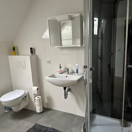 Apartment Homeberg - Feine 3 Zimmer, 4 Betten, 60qm In Lage Duisburg